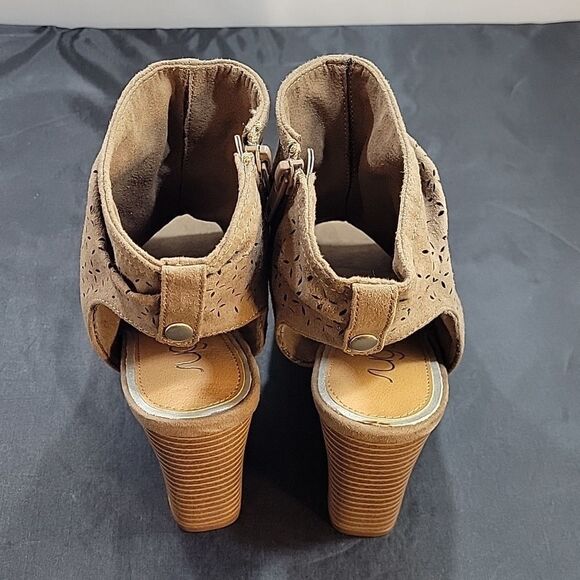 BRAND NEW SUGAR VERUCA LASER-CUT OUT WITHD FISH MOUTH ANKLE BOOTIES - Picture 6 of 16